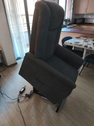 Sillón Elevable Tela Gris como nuevo.