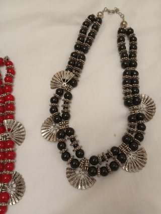 Collar doble con abanicos plateados
