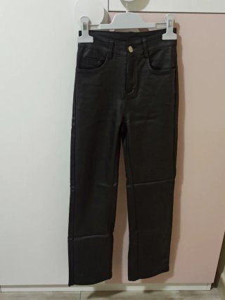 Pantalón cuero