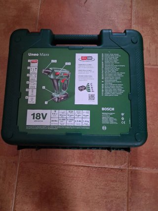 Taladro percutor Bosch Uneo Maxx 18V con 2 batería