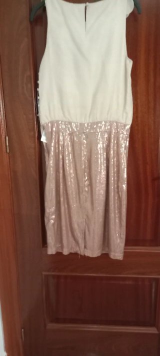 Vestido de fiesta beige y dorado