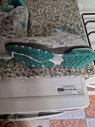 Zapatillas CEAK grises y turquesa