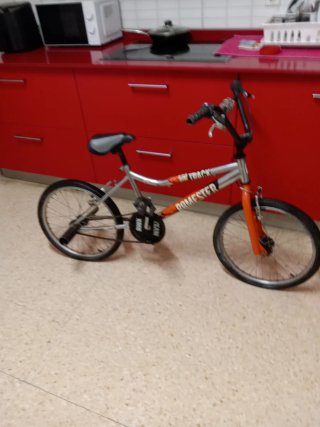 Bicicleta BMX naranja