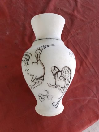 Jarrón de Alabastro con Dibujos