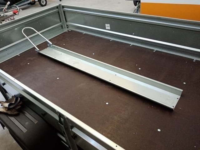 NUEVO: Carril con horquilla para moto
