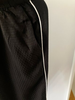 Zara pantalón negro de viscosa Talla L