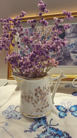 Jarrita Limoges porcelana dorada con reparación