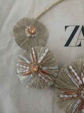 Collar Zara Beige y Dorado
