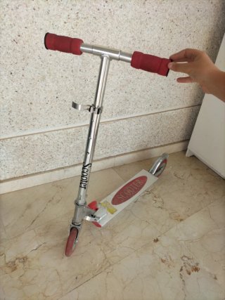 Patinete plegable plateado