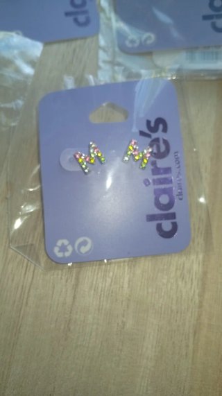 Pendientes Letras Claire's Multicolor lote