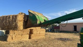 Tractor John Deere con pala