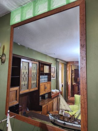 Aparador antiguo de salón de madera