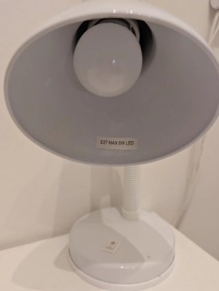 Lámpara de escritorio flexo blanca