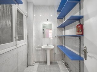 Local comercial en venta en Ciudad Jardín en Madrid