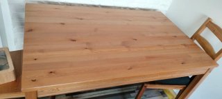 Mesa comedor madera  casi nueva