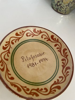 Platos de cerámica antiguo decorado