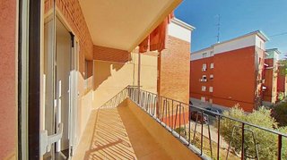 Piso en venta en Ambroz en Madrid