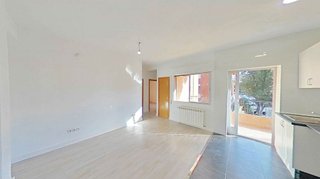 Piso en venta en Ambroz en Madrid