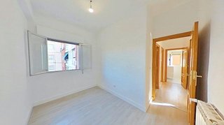 Piso en venta en Ambroz en Madrid