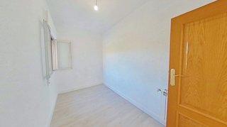 Piso en venta en Ambroz en Madrid
