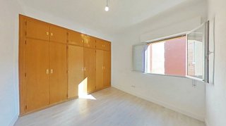 Piso en venta en Ambroz en Madrid