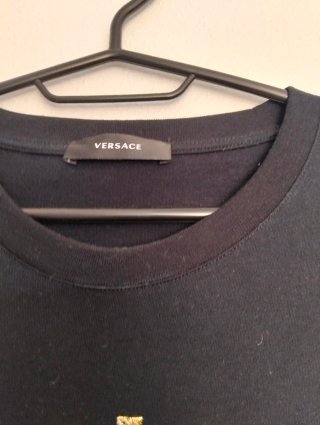 Camiseta Versace Medusa Negra y Dorada