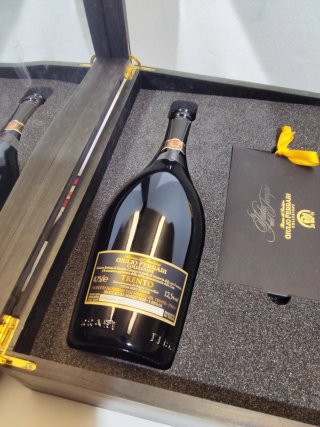 Bottiglia vuota Giulio Ferrari Riserva del Fondat.