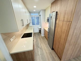 Piso en venta en El Camp de l'Arpa del Clot en Barcelona