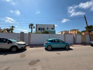 Chalet en venta en La Siesta - El Salado - Torreta en Torrevieja