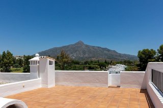 Casa adosada en alquiler en Los Naranjos - Las Brisas en Marbella