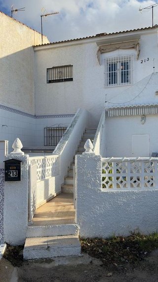 Chalet en venta en La Siesta - El Salado - Torreta en Torrevieja