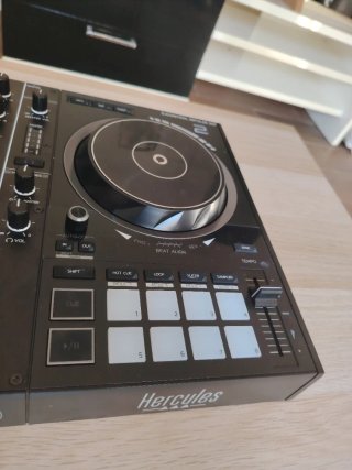 Hercules DJControl Inpulse 500. + funda protectora