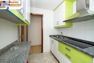 Piso en venta en Camino de Ronda - Rosaleda en Granada