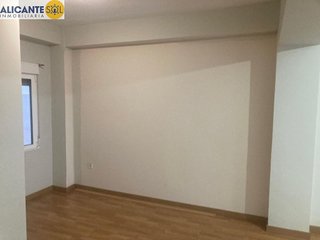 Piso en venta en Ensanche - Diputación en Alicante