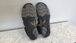 Sandalias Keen CNX WP Talla 44.5 Negras