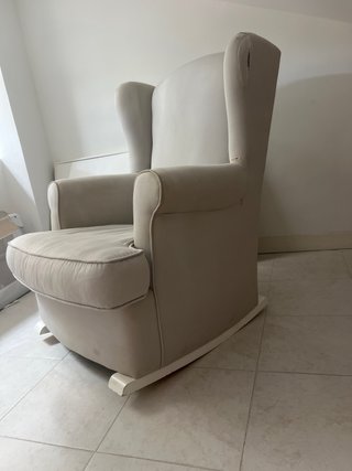 Sillón de lactancia cómodo y elegante