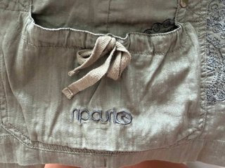 Falda Rip Curl verde militar mujer