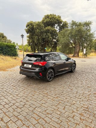 Ford Focus ST Line