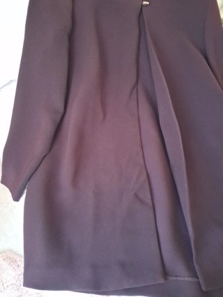 Levita color berenjena