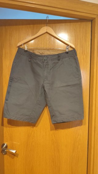 Pantalones cortos cargo grises hombre