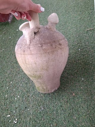 Botijo antiguo de barro