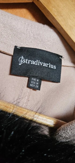 Abrigo fino Stradivarius, anorak y chaqueta Zara