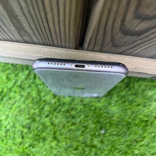 iPhone 11 64GB / 79% + REGALOS