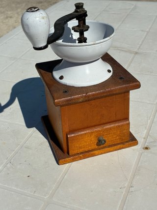 Macinino da caffè vintage in legno