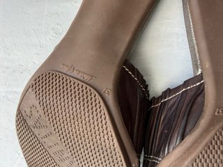 Sandalias Hispanitas tacón cuero marrón
