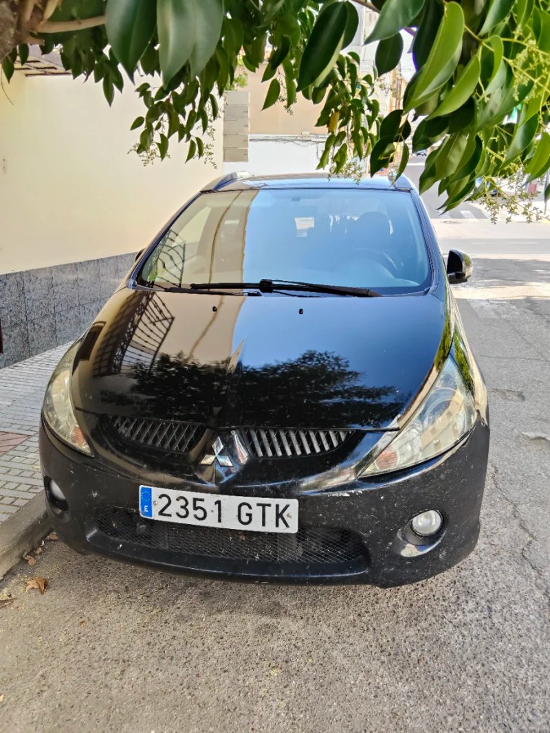 Mitsubishi Grandis 2008 - foto 1