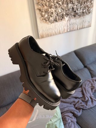 Zapatillas Puma Blancas y Doradas