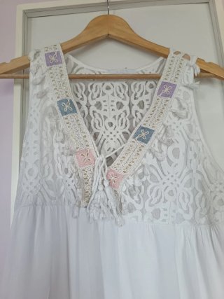 Vestido blanco estilo ibicenco