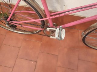Bicicleta Vintage Rosa con Cesta