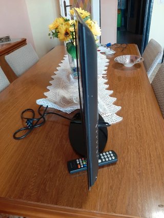 Monitor TV LED 24 pollici